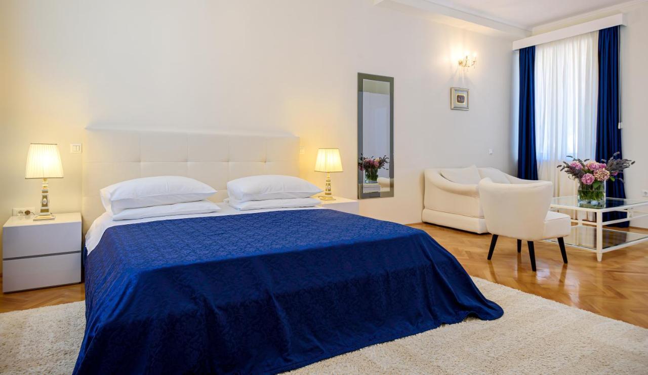 Palace Schoen Milesi - Esense Of Prestige - Private Pool - Free Parking - Old Money Style Luxury Rooms - Walking Distance To The Old Town, The Beach And All Amenities - Buralux Properties Split Buitenkant foto
