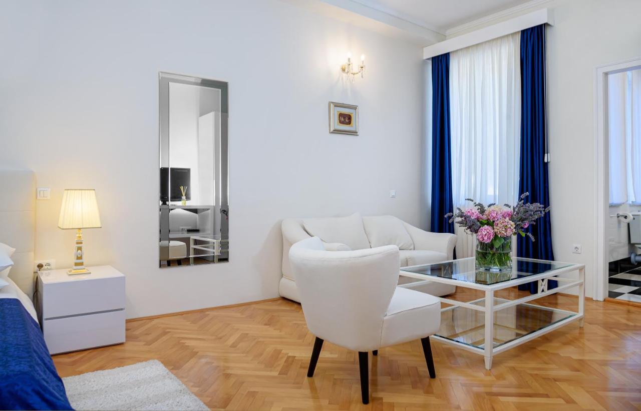 Palace Schoen Milesi - Esense Of Prestige - Private Pool - Free Parking - Old Money Style Luxury Rooms - Walking Distance To The Old Town, The Beach And All Amenities - Buralux Properties Split Buitenkant foto