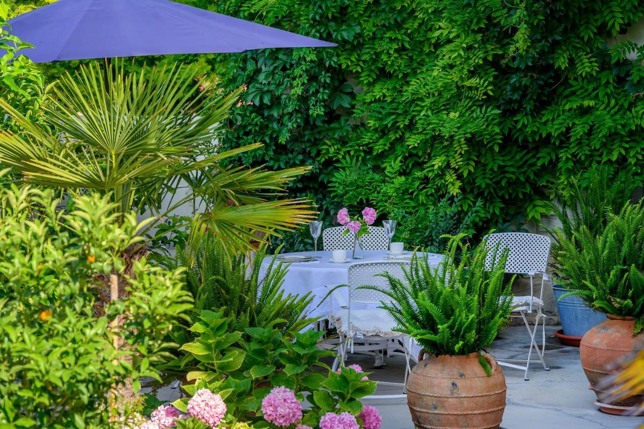 Palace Schoen Milesi - Esense Of Prestige - Private Pool - Free Parking - Old Money Style Luxury Rooms - Walking Distance To The Old Town, The Beach And All Amenities - Buralux Properties Split Buitenkant foto