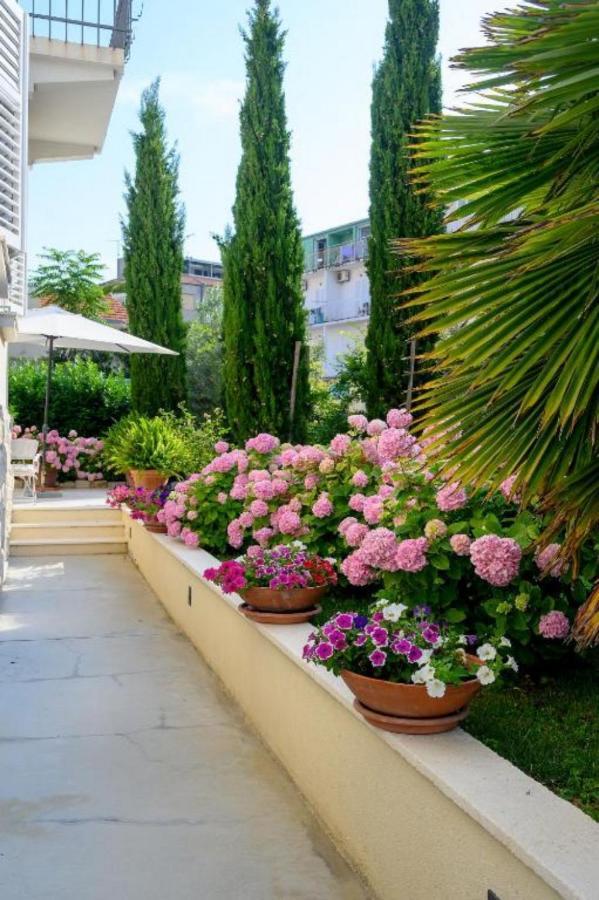 Palace Schoen Milesi - Esense Of Prestige - Private Pool - Free Parking - Old Money Style Luxury Rooms - Walking Distance To The Old Town, The Beach And All Amenities - Buralux Properties Split Buitenkant foto
