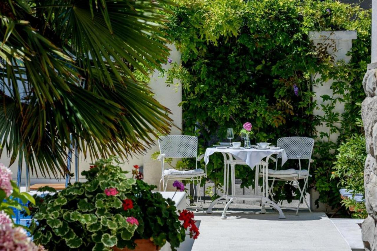 Palace Schoen Milesi - Esense Of Prestige - Private Pool - Free Parking - Old Money Style Luxury Rooms - Walking Distance To The Old Town, The Beach And All Amenities - Buralux Properties Split Buitenkant foto